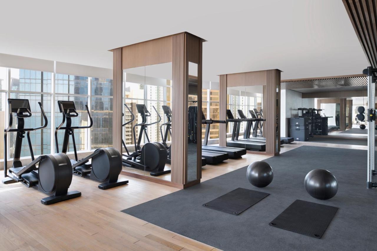 Element By Westin West Bay Doha Hotel Buitenkant foto The gym at The Hari