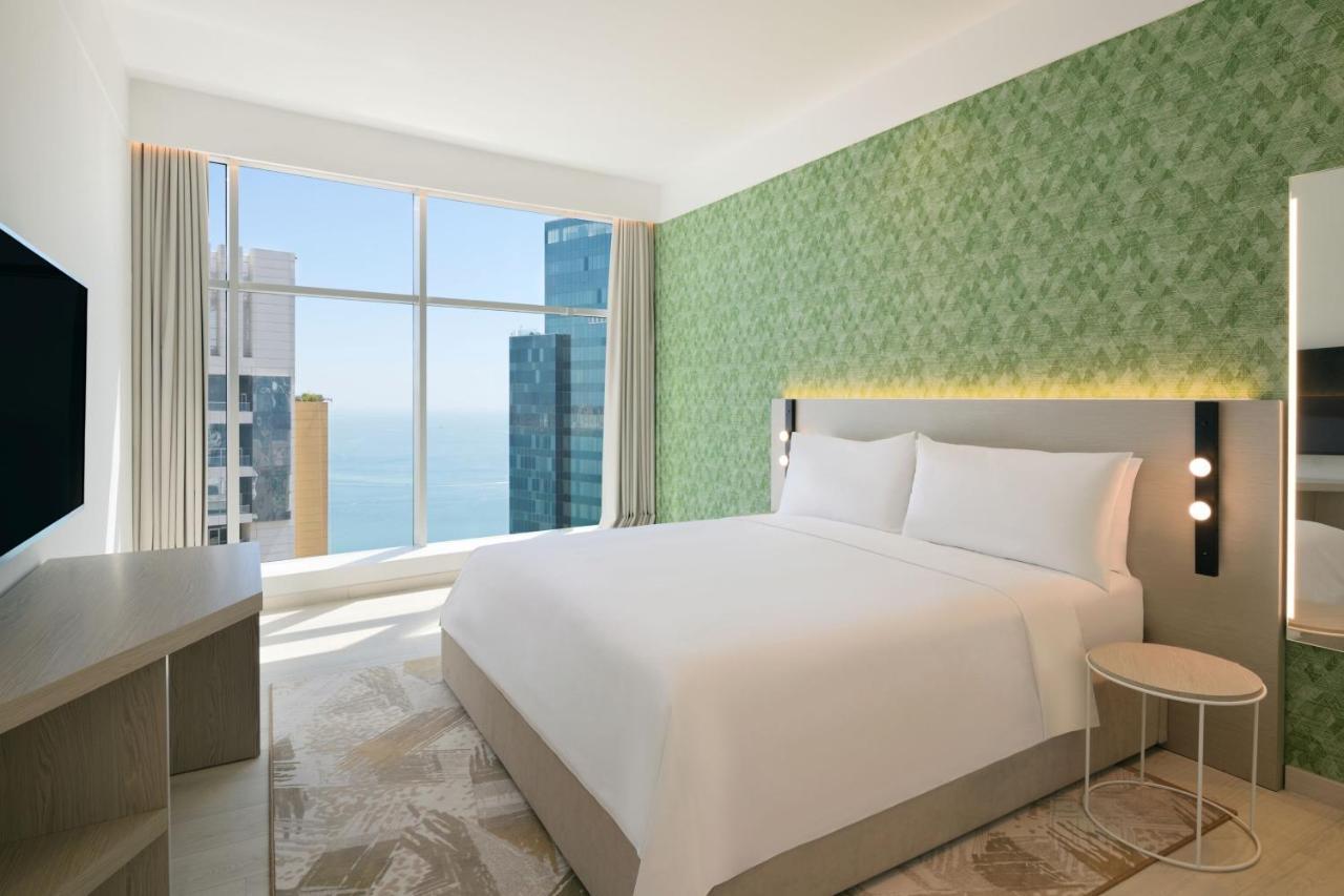Element By Westin West Bay Doha Hotel Buitenkant foto A bedroom at the hotel