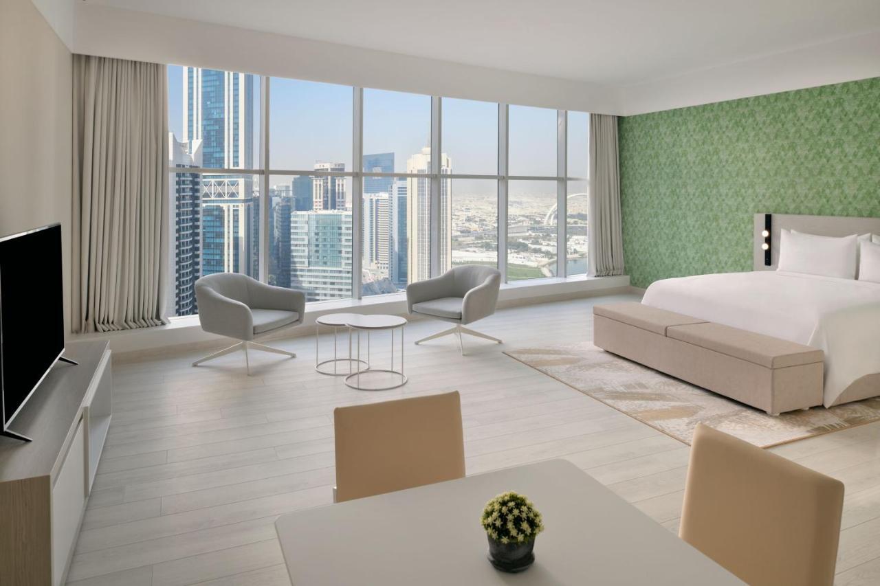 Element By Westin West Bay Doha Hotel Buitenkant foto A suite at the hotel
