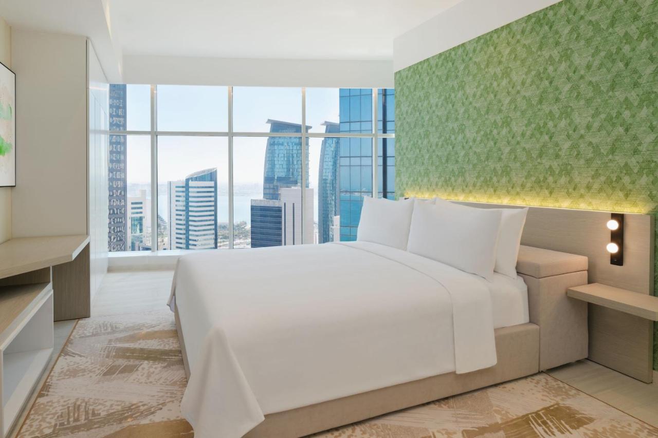 Element By Westin West Bay Doha Hotel Buitenkant foto A bedroom at the hotel