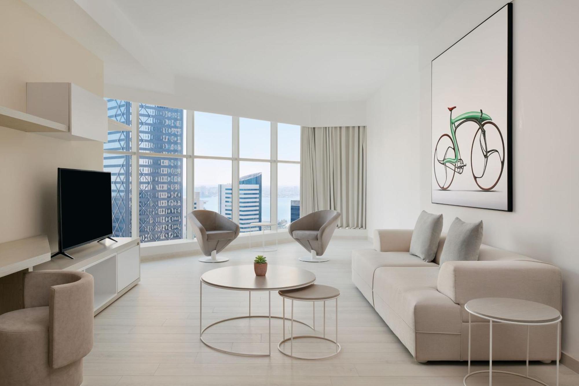 Element By Westin West Bay Doha Hotel Buitenkant foto A living room in a condominium