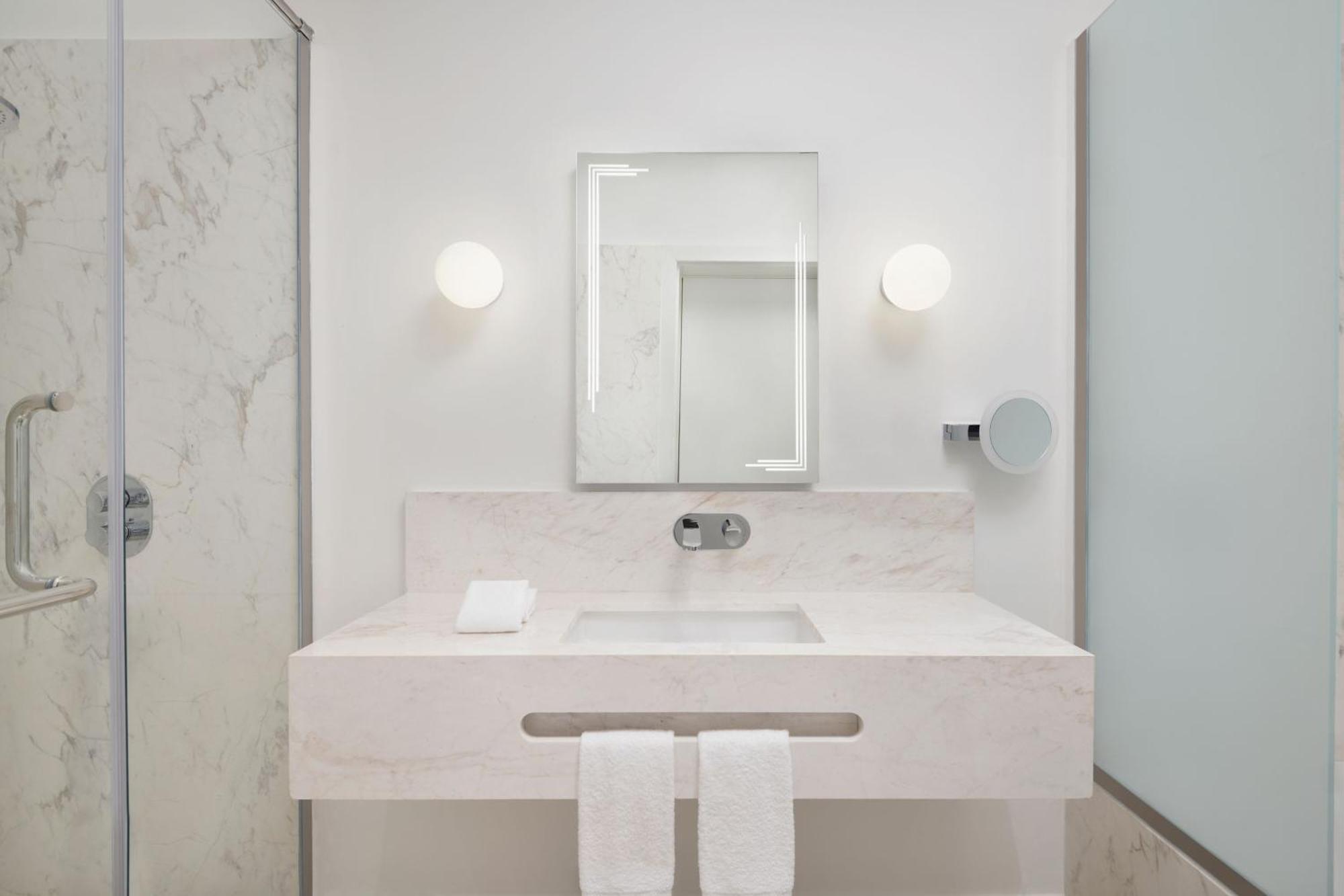Element By Westin West Bay Doha Hotel Buitenkant foto
